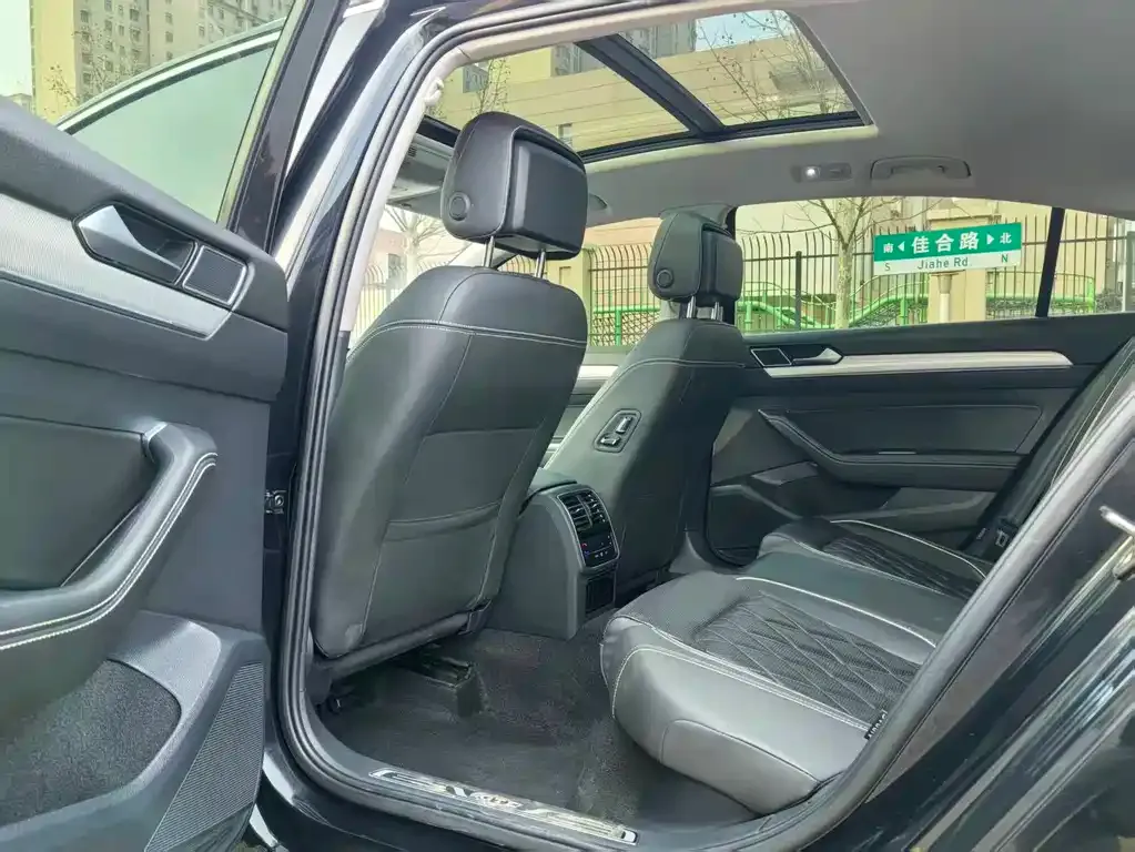 Volkswagen Magotan GTE PHEV 2023 из CN, фото 9