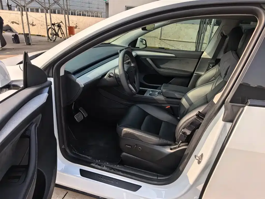 Tesla Model Y 2024 из CN, фото 9