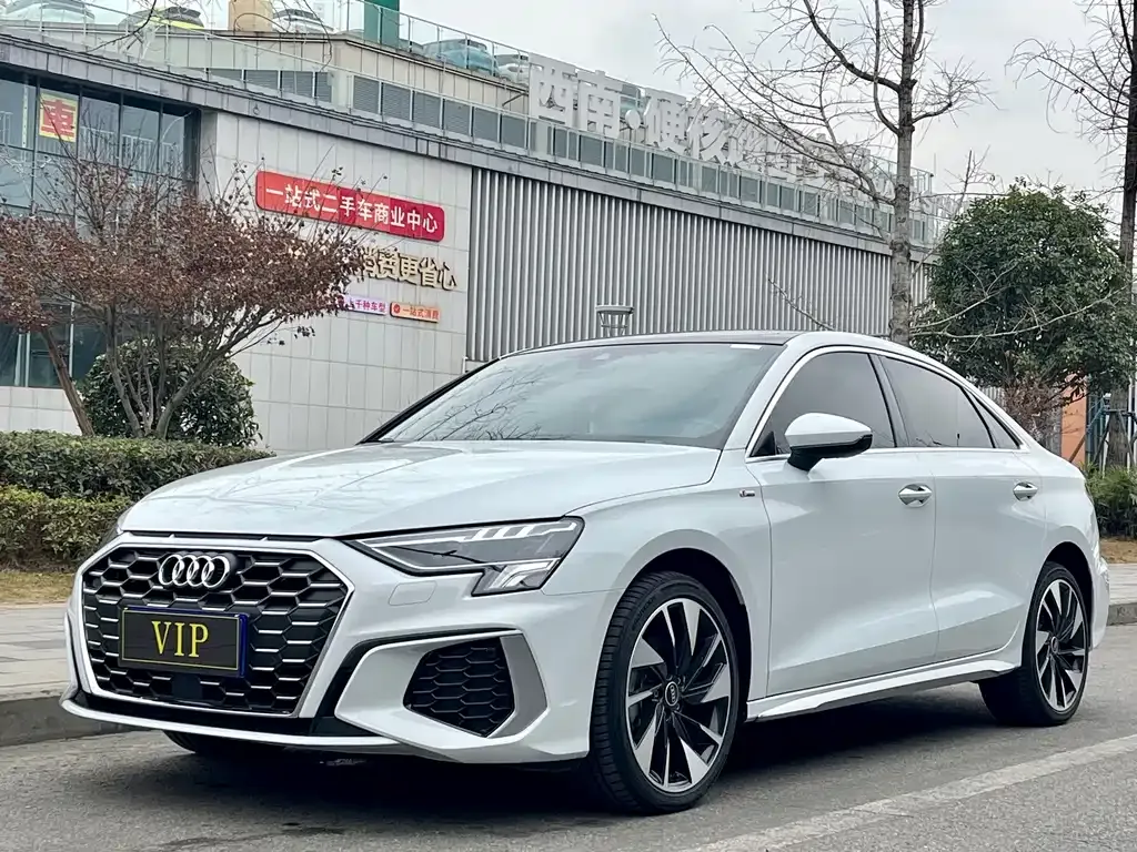 Audi A3 2024 из CN, фото 1