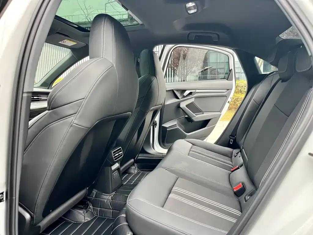 Audi A3 2024 из CN, фото 8