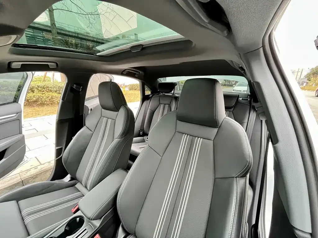 Audi A3 2024 из CN, фото 9