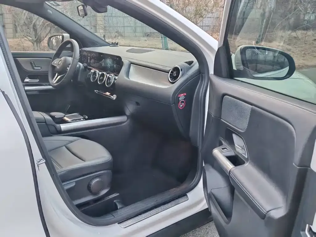 Mercedes-Benz GLA 2023 из CN, фото 2