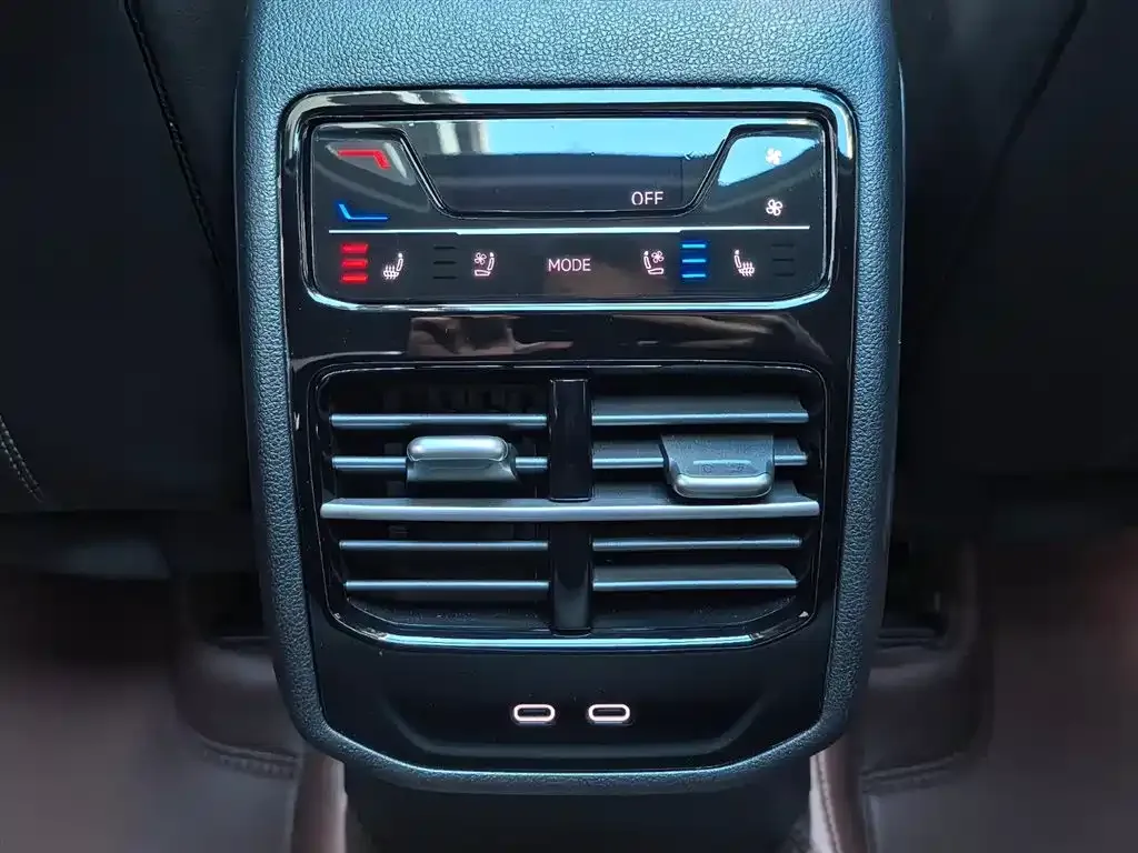 Volkswagen Magotan 2024 из CN, фото 7