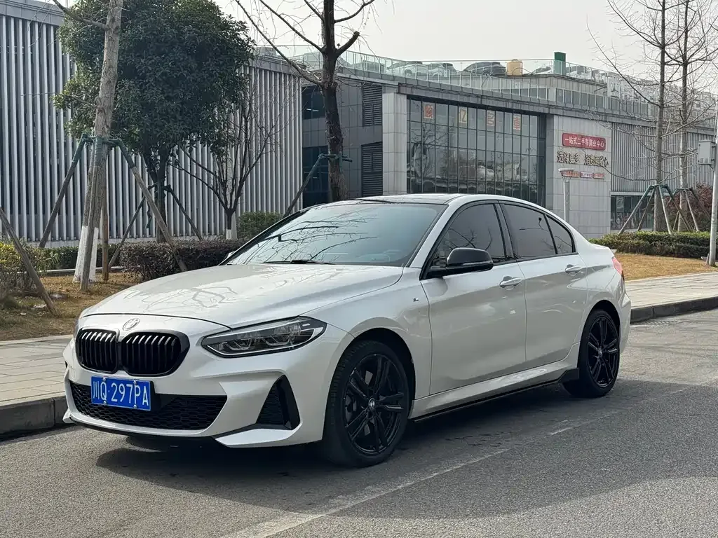 BMW 1 Series 2021 из CN, фото 1