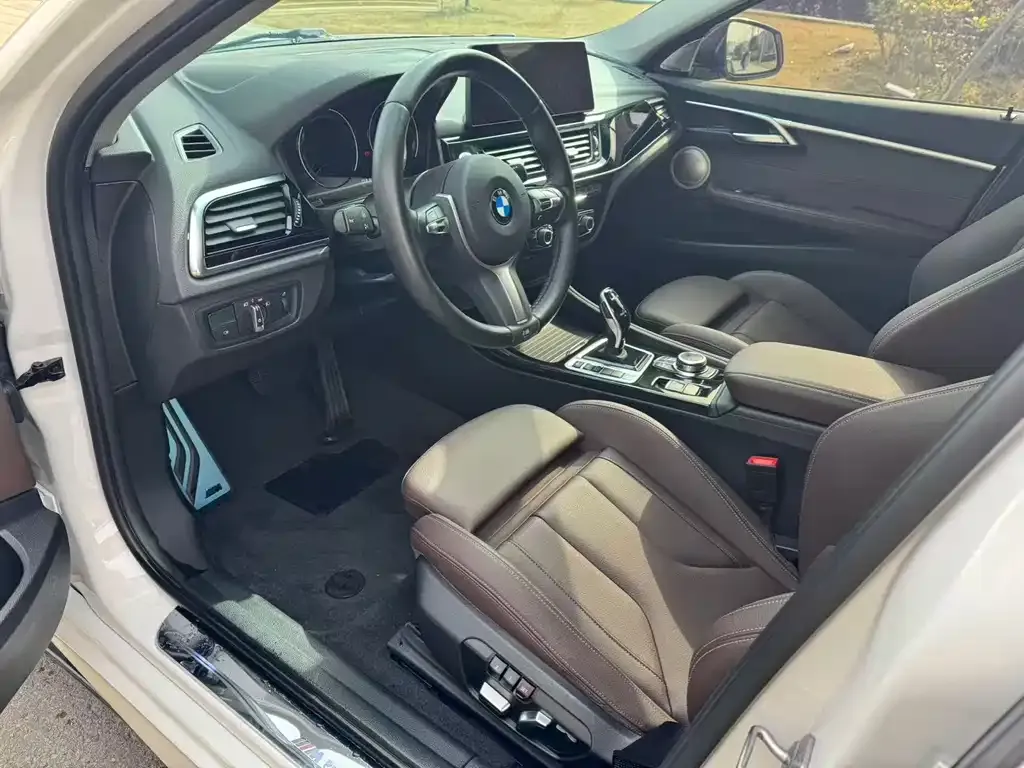 BMW 1 Series 2021 из CN, фото 2