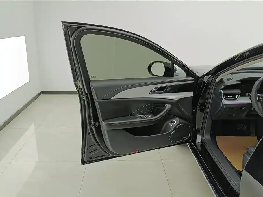 Hongqi H5 2025 из CN, фото 4