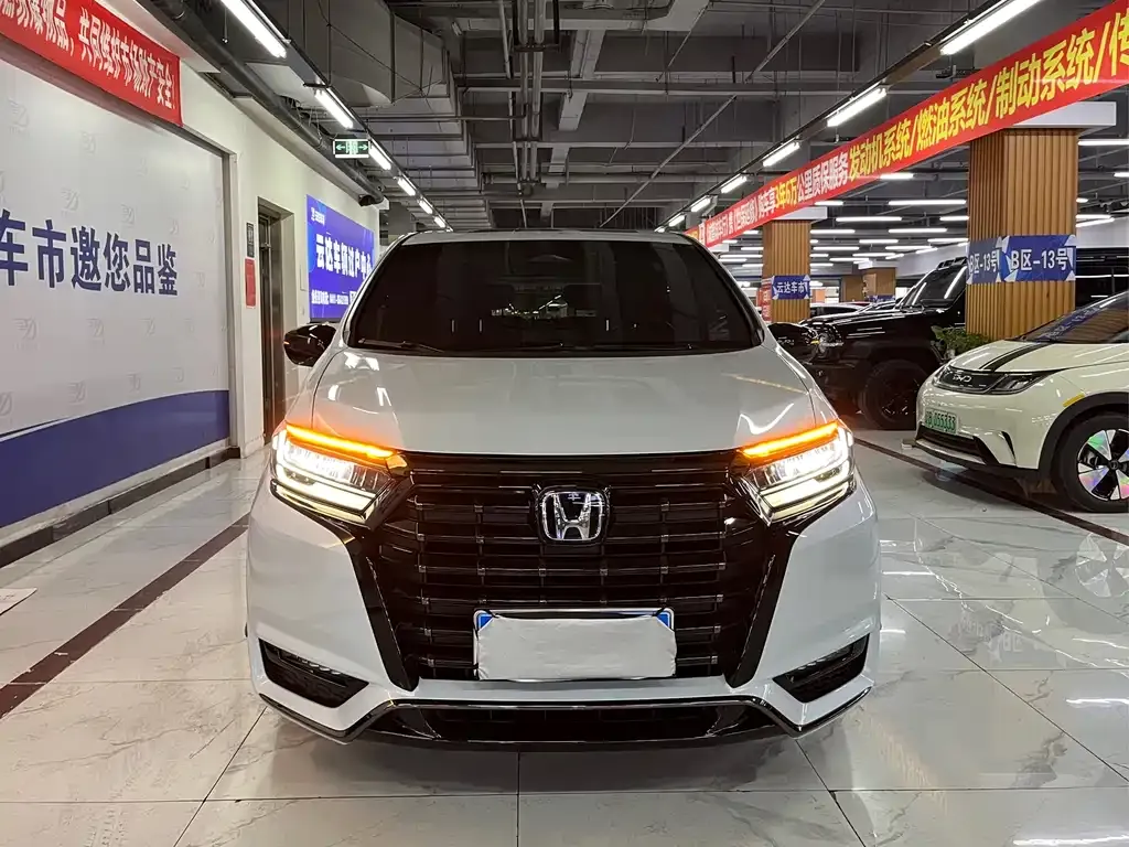 Honda Elysion 2024 из CN, фото 1