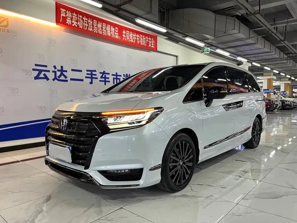 Honda Elysion 2024 из CN, фото 6