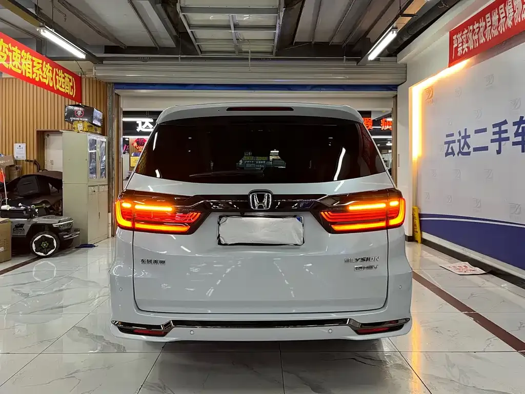 Honda Elysion 2024 из CN, фото 10