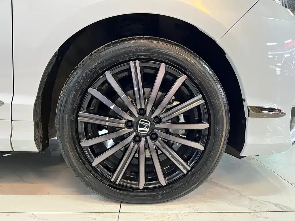 Honda Elysion 2024 из CN, фото 2