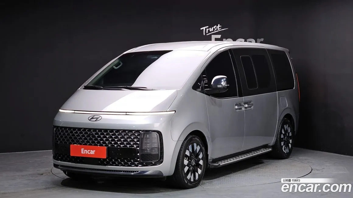 Hyundai Staria