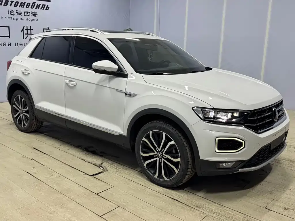 Volkswagen T-Roc — фото 10