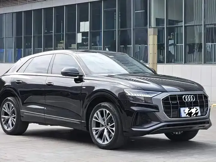 Audi Q8 2023 из CN, фото 7