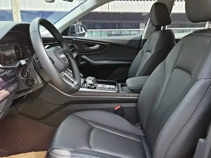 Audi Q8 2023 из CN, фото 9