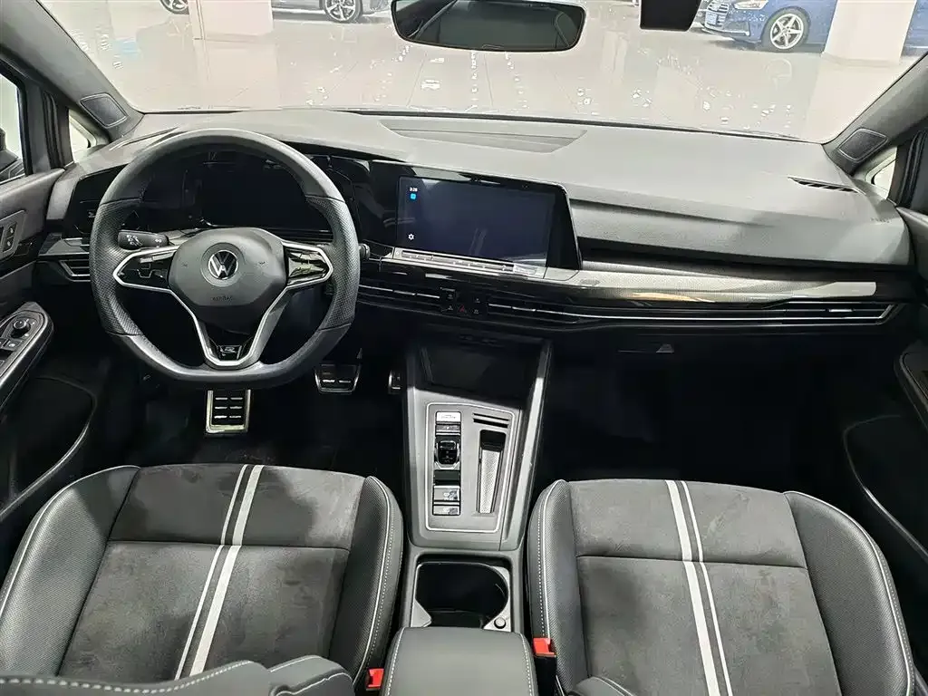 Volkswagen Golf 2022 из CN, фото 8