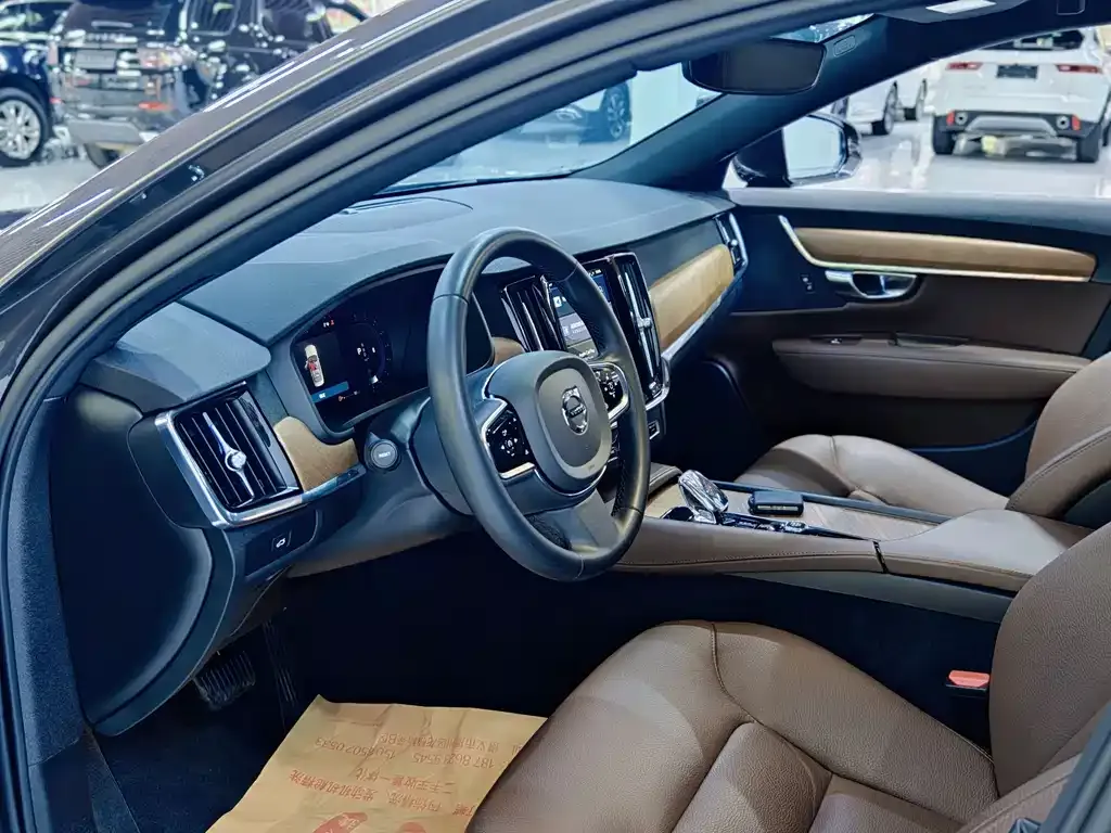 Volvo S90 2023 из CN, фото 4