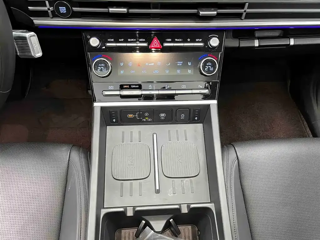 Hyundai Santa Fe 2024 из CN, фото 9