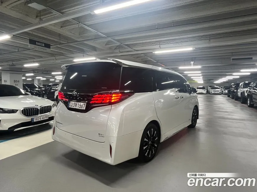 Toyota Alphard — фото 4