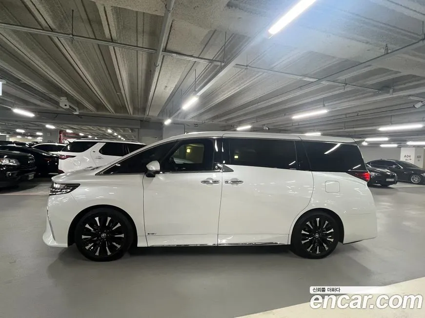 Toyota Alphard — фото 9