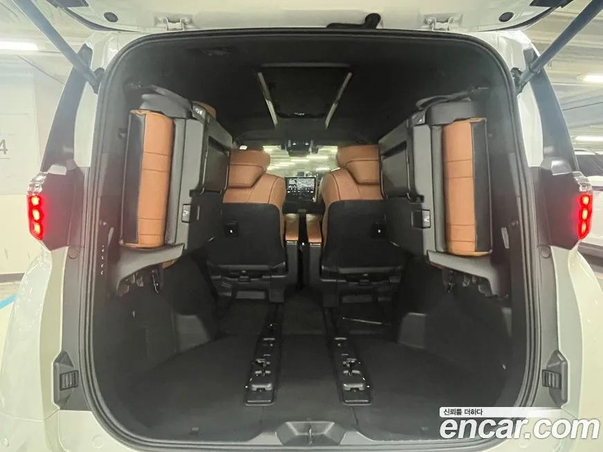 Toyota Alphard — фото 8
