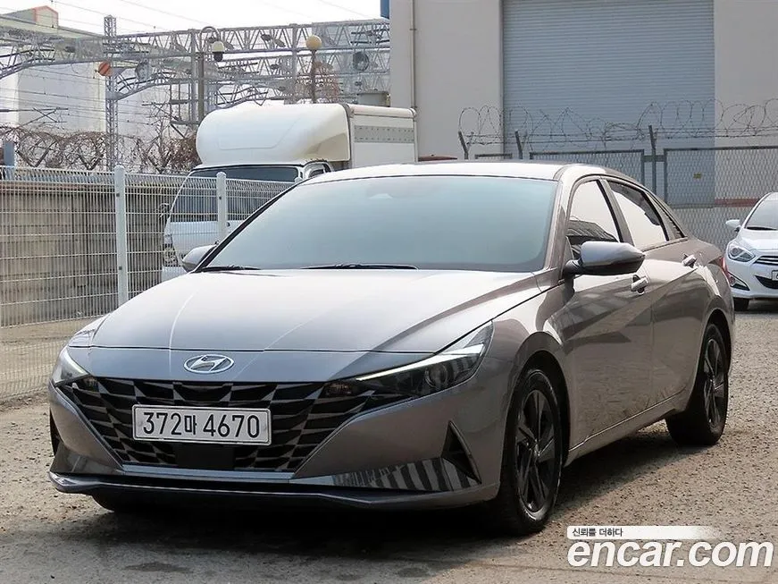 Hyundai AVANTE — фото 1