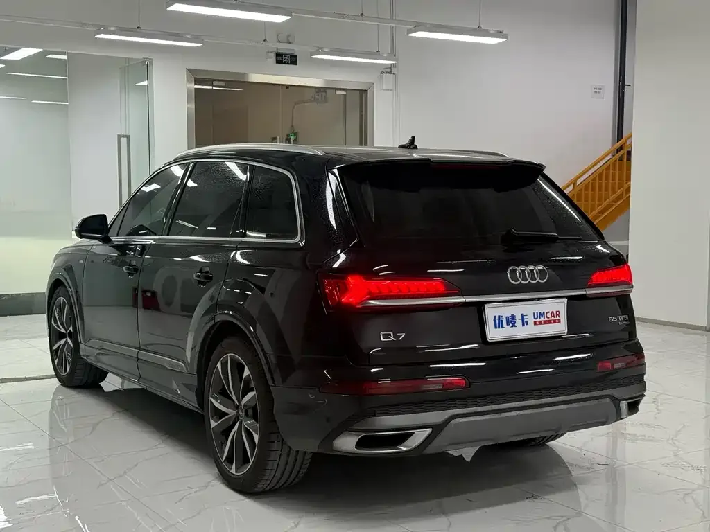 Audi Q7 2021 из CN, фото 2