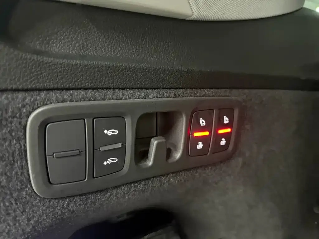 Audi Q7 2021 из CN, фото 6