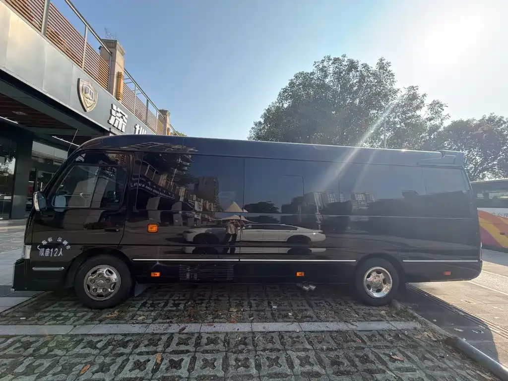 Toyota Coaster 2024 из CN, фото 9