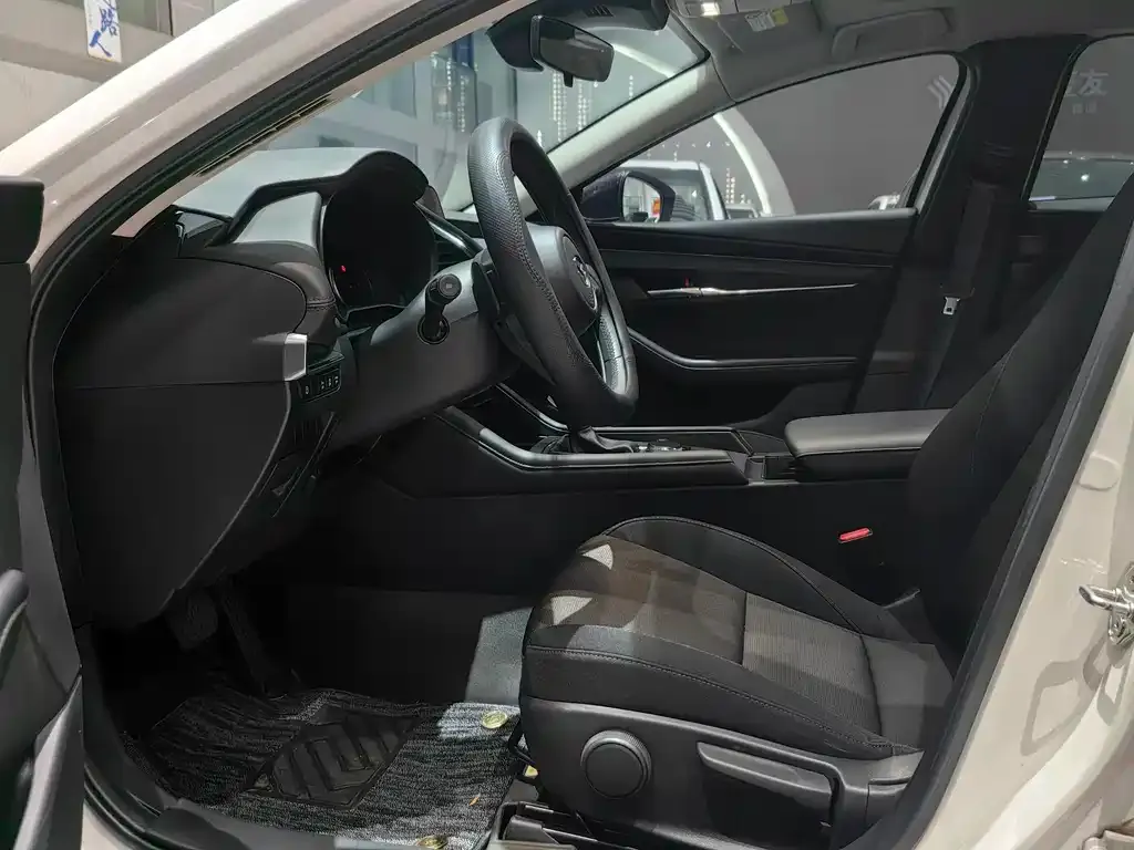 Mazda 3 Axela 2022 из CN, фото 3