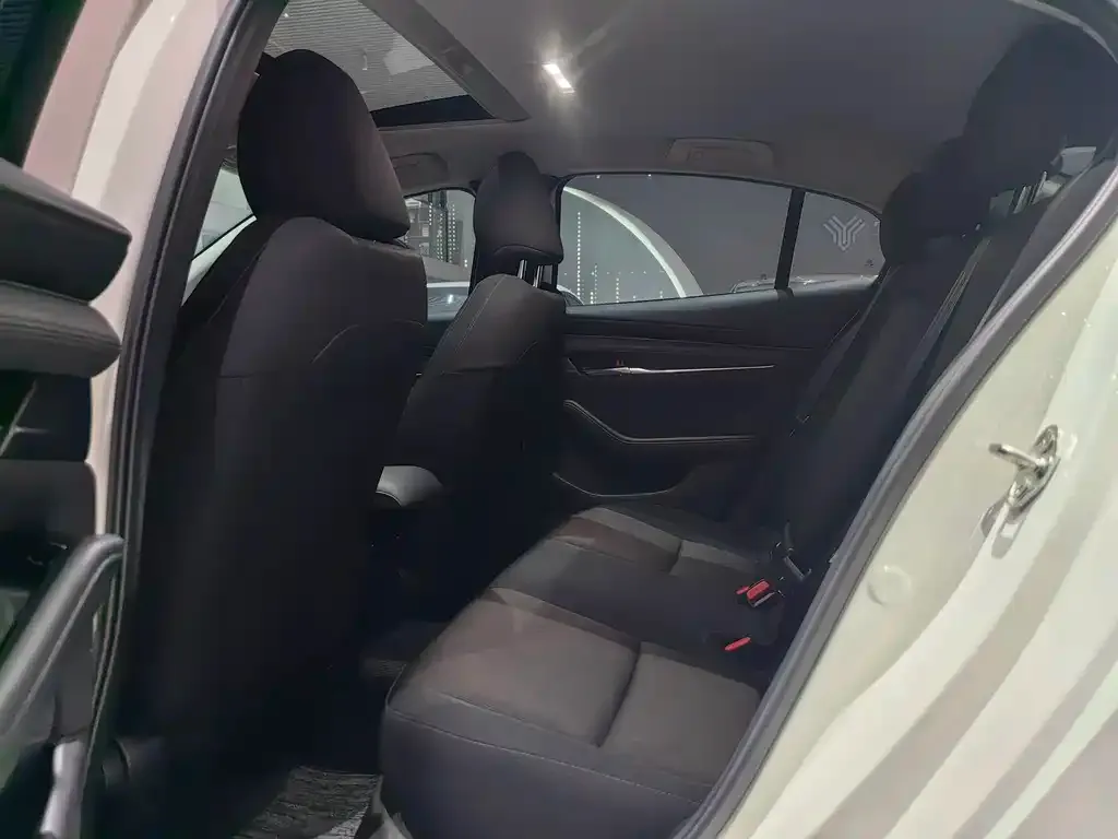 Mazda 3 Axela 2022 из CN, фото 2