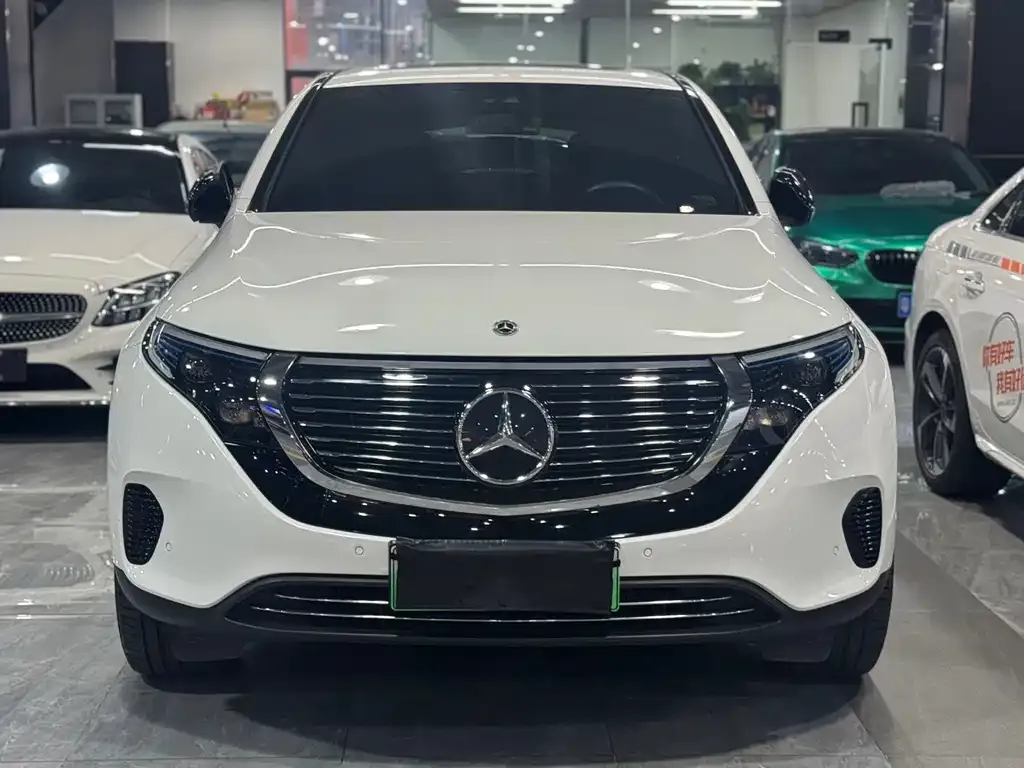 Mercedes-Benz EQC — фото 1