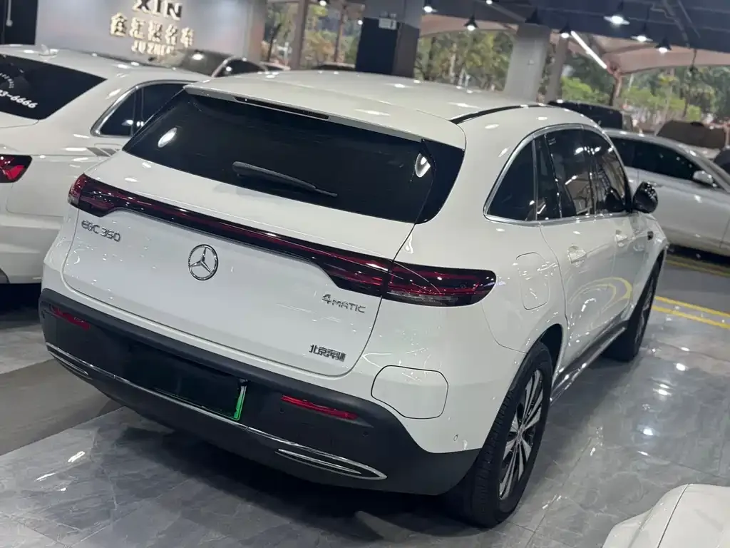 Mercedes-Benz EQC — фото 6