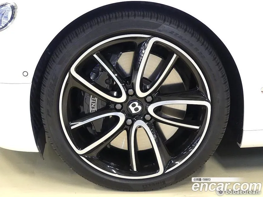 Bentley Continental 2022 из KR, фото 8