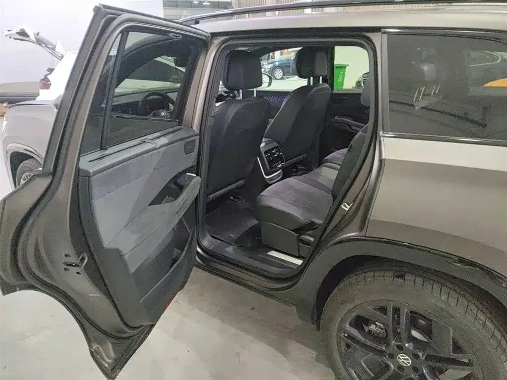 Volkswagen Teramont 2025 из CN, фото 8