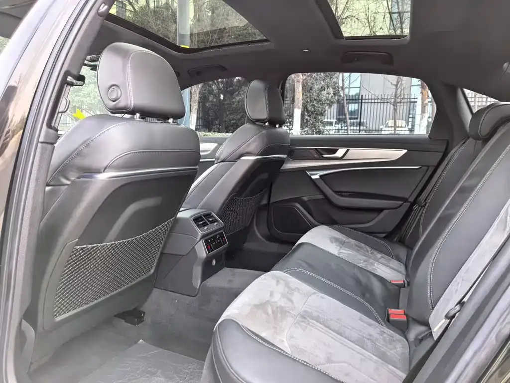 Audi A6L 2021 из CN, фото 6