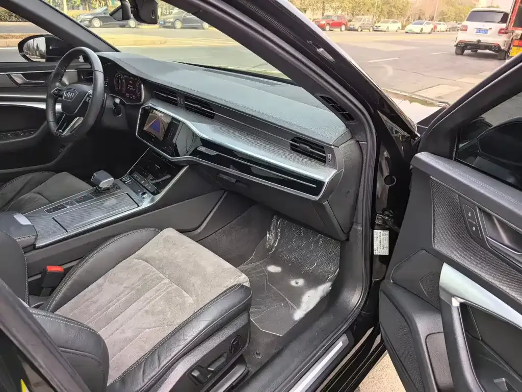 Audi A6L 2021 из CN, фото 3
