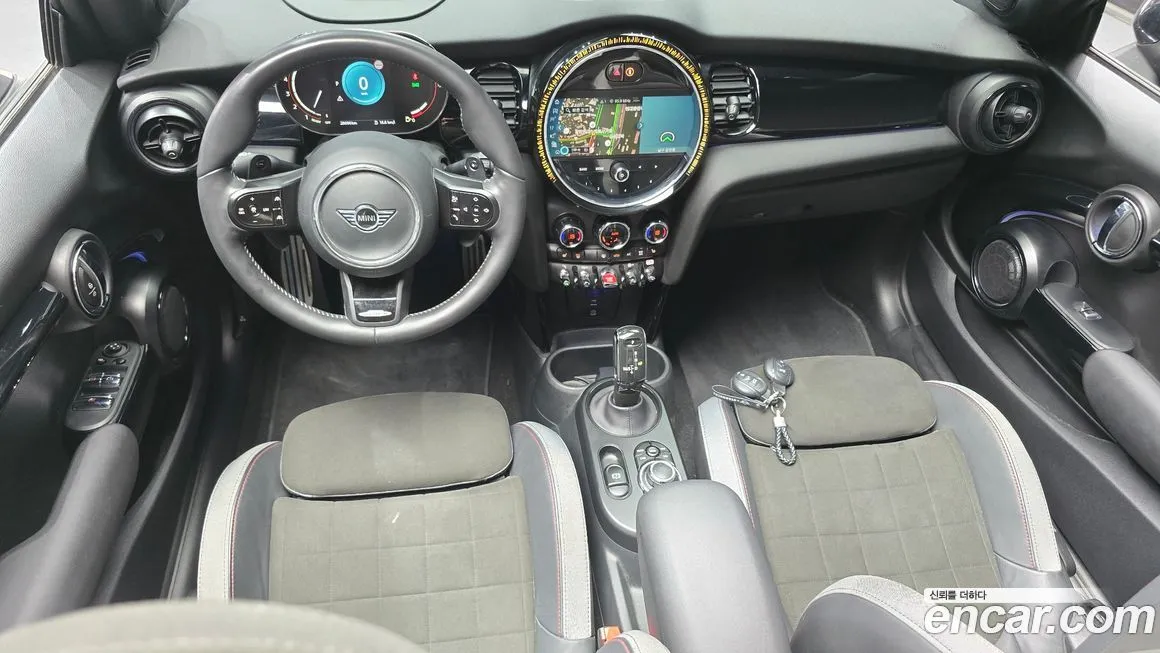 Mini Cooper Convertible 2024 из KR, фото 10