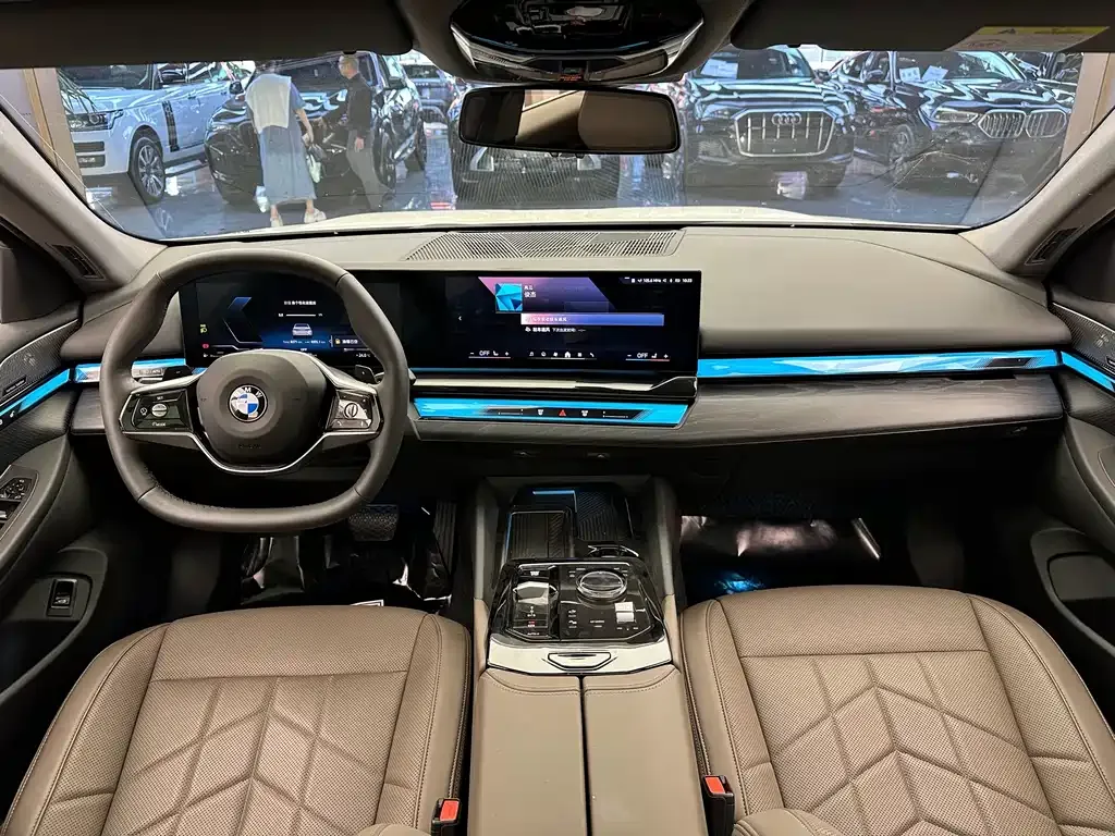 BMW 5 Series 2024 из CN, фото 5
