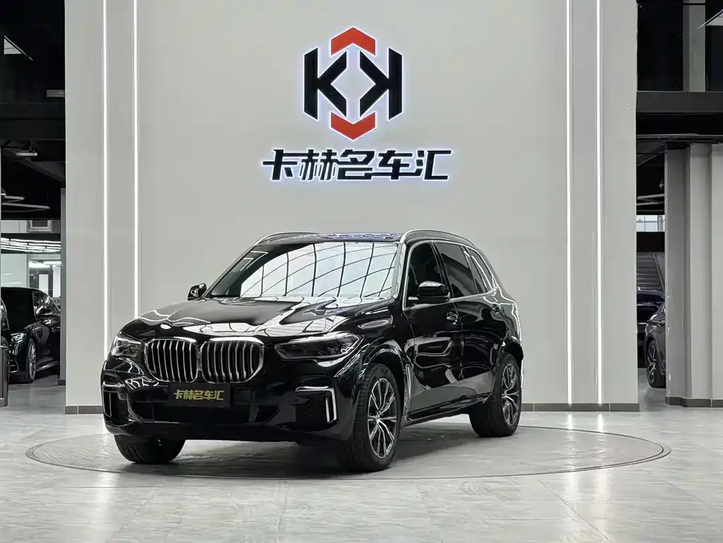 BMW X5 — фото 1