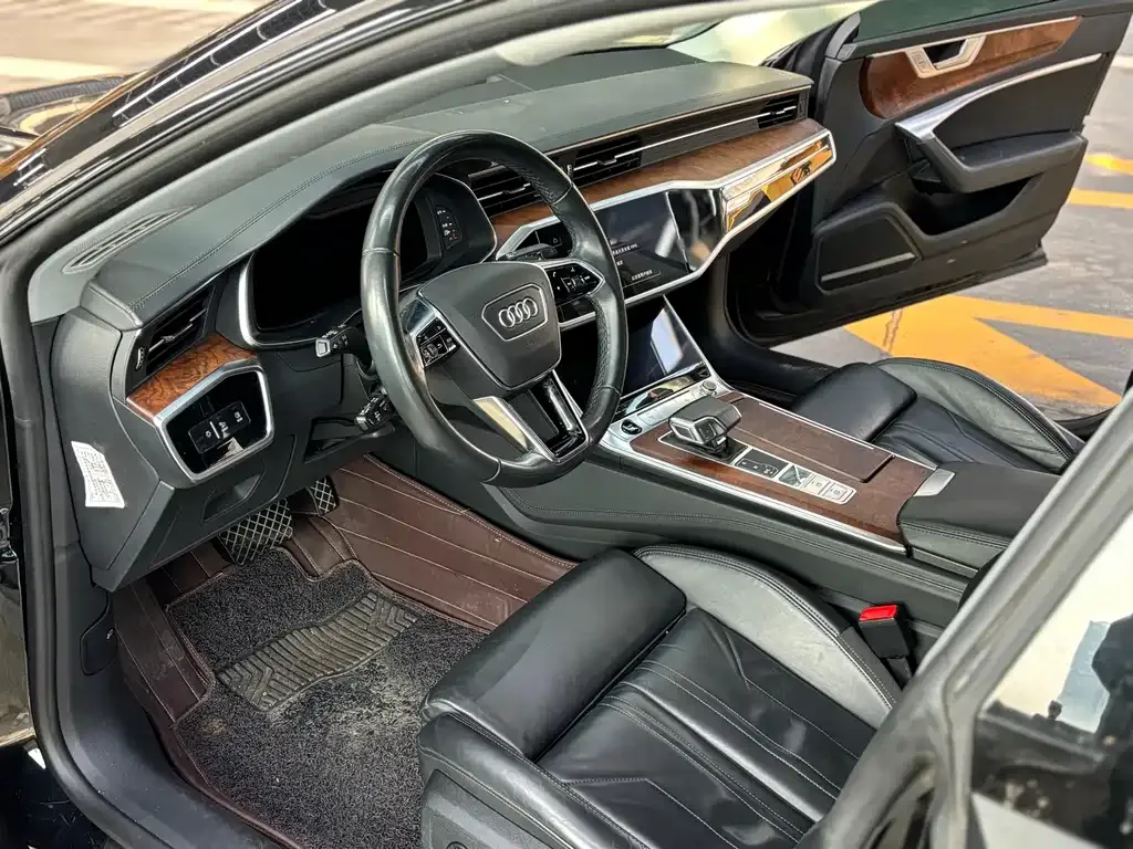 Audi A7 2022 из CN, фото 5