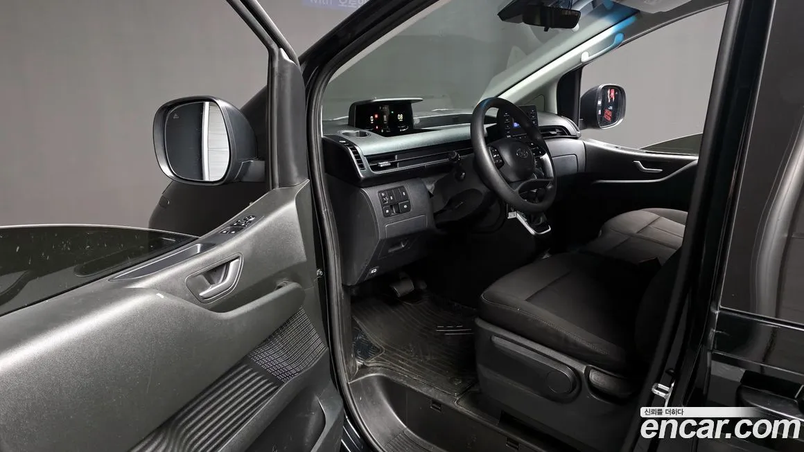 Hyundai Staria 2023 из KR, фото 2