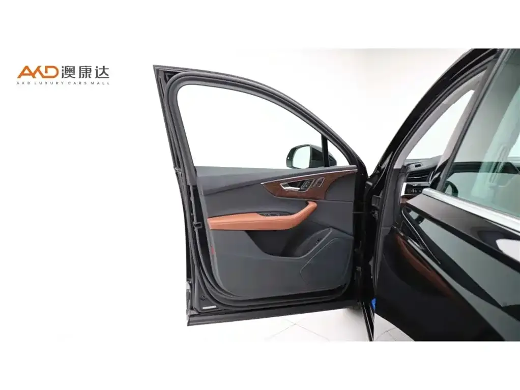 Audi Q7 2023 из CN, фото 5