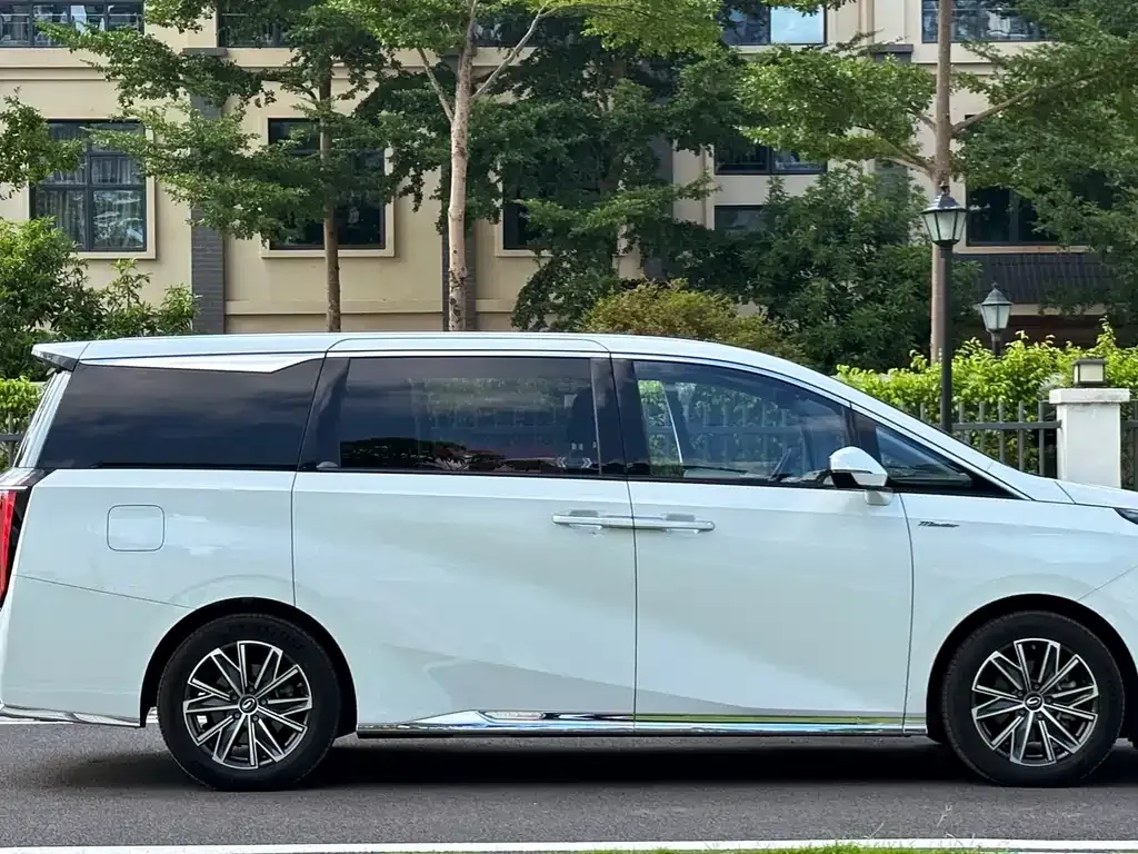 GAC Motor Trumpchi M8 — фото 8