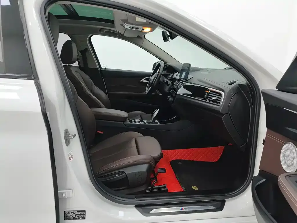 BMW 1 Series 2022 из CN, фото 4