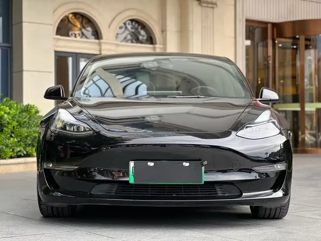 Tesla Model 3 — фото 7