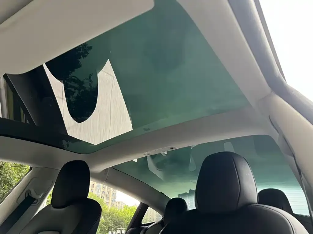 Tesla Model 3 — фото 2