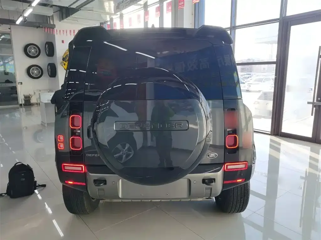 Land Rover Defender 2023 из CN, фото 8
