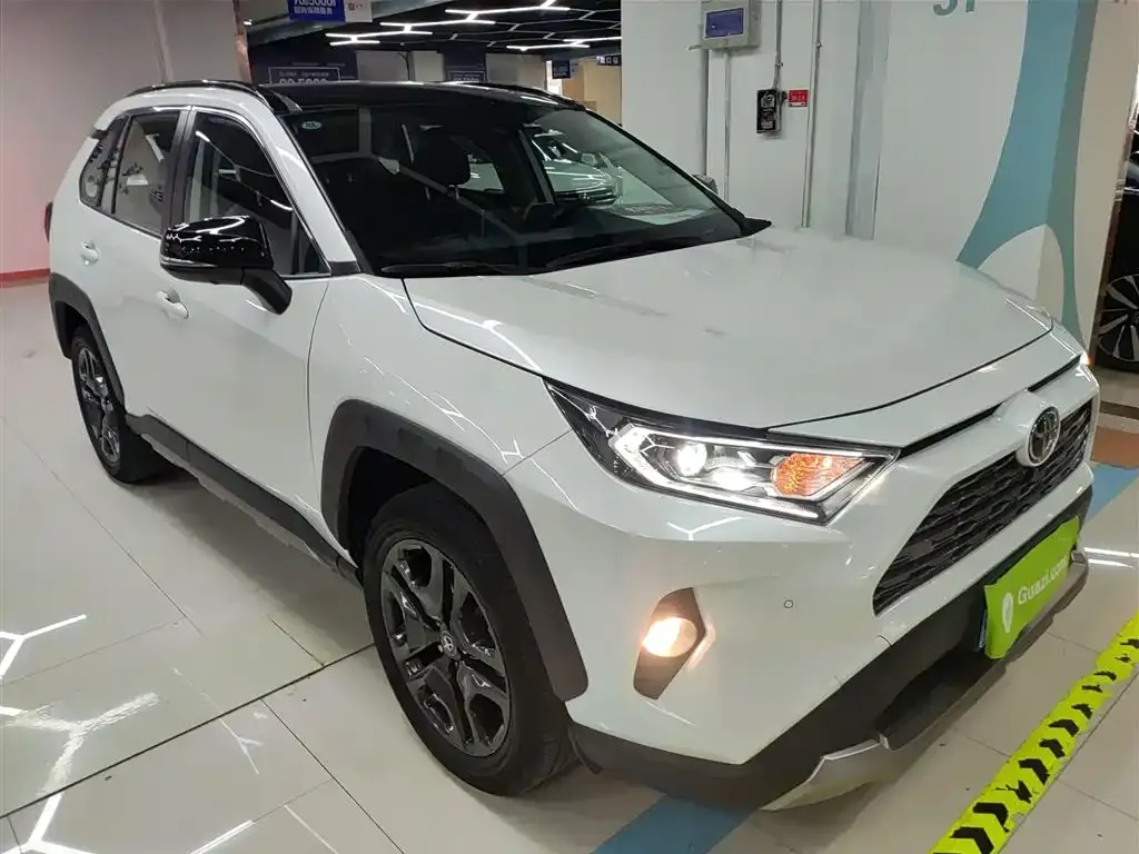 Toyota RAV4 — фото 9