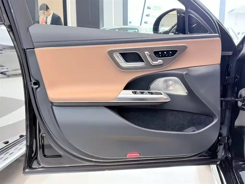 Mercedes-Benz E-Class 2025 из CN, фото 4