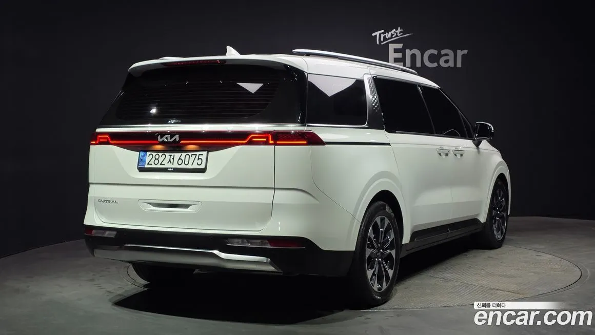 Kia Carnival 2023 из KR, фото 2